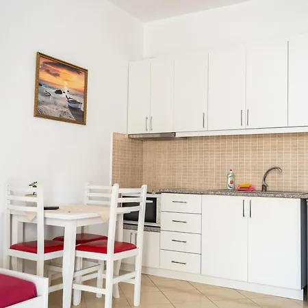 Konomi Apartmán *